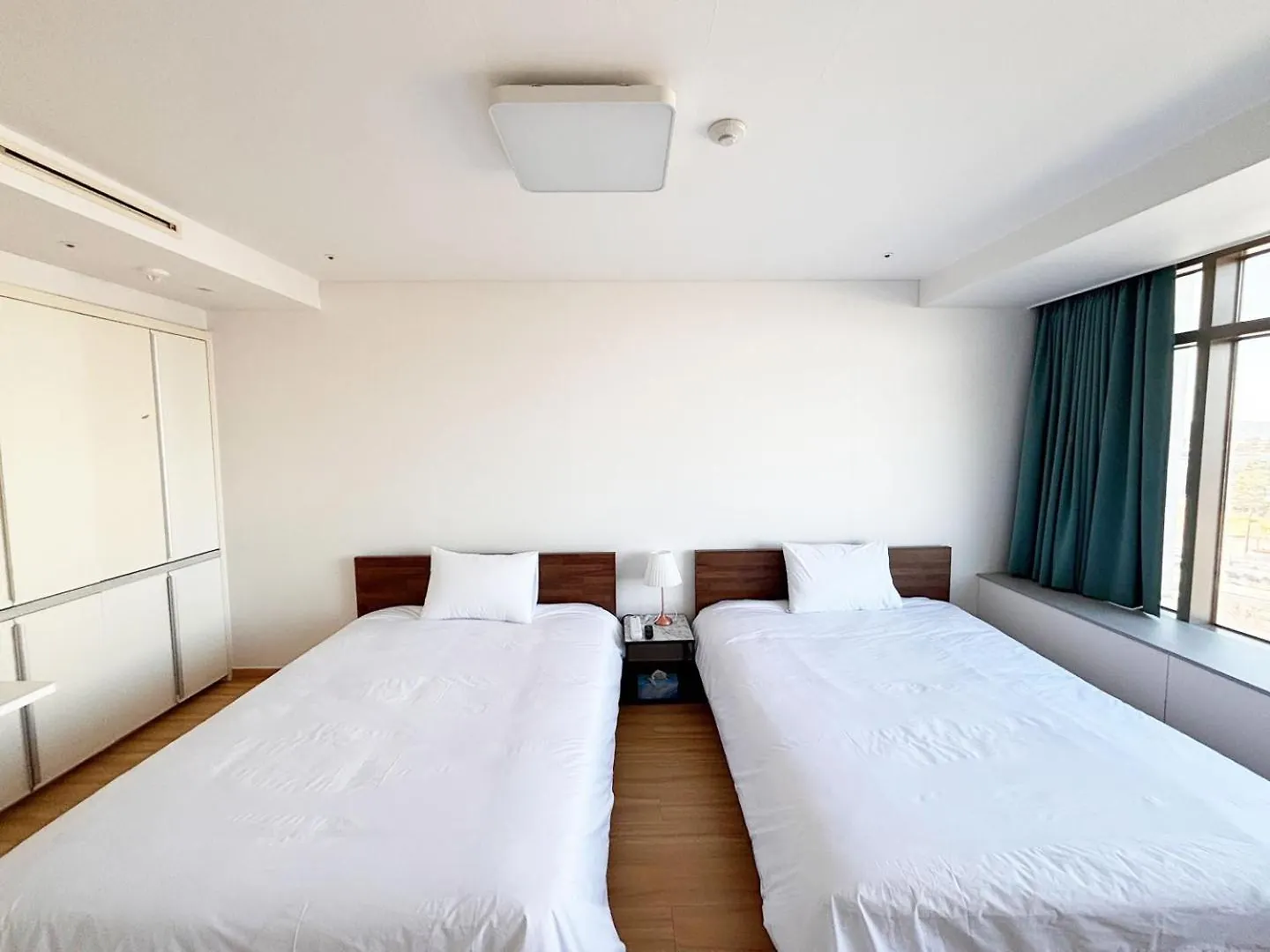 Incheon Airport Line Guesthouse