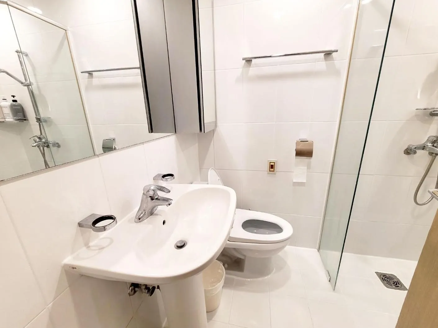 Incheon Airport Line Guesthouse