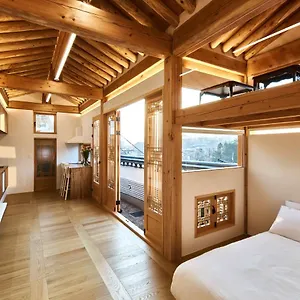 https://luxury-hanok-stay-cloudscape.hotelofseoul.com