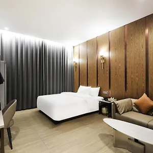 Airport Queen Hotel
