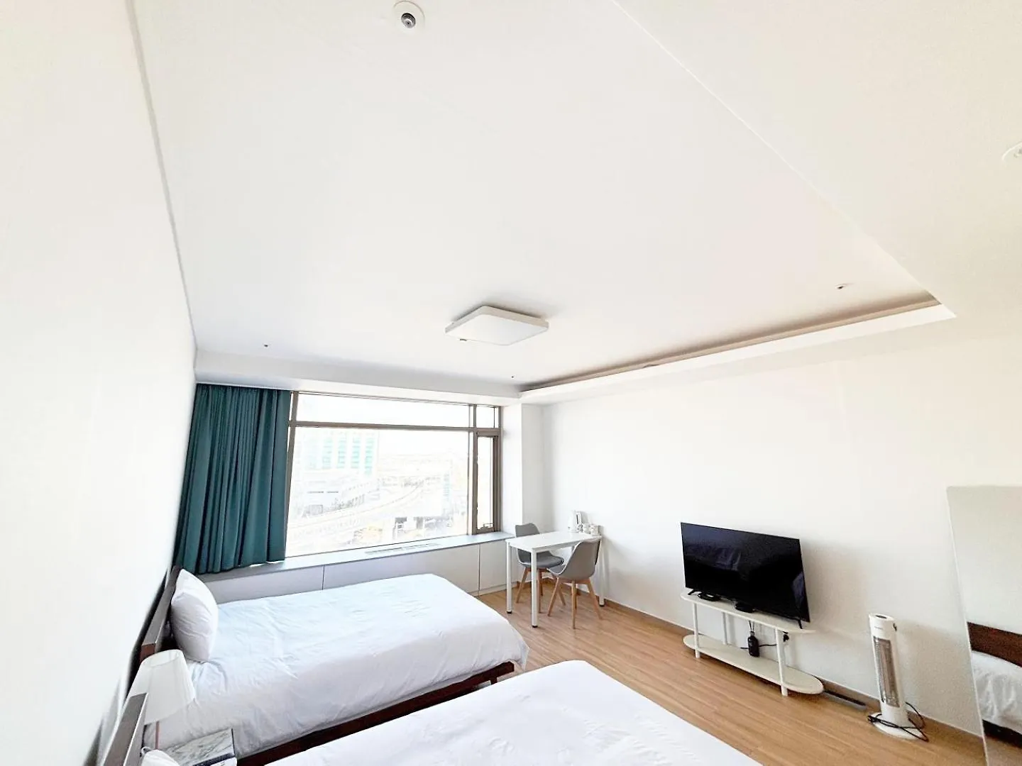 Incheon Airport Line Guesthouse Korsel